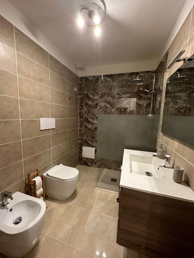 Desenzanino Apartment Twelve Дезенцано-дель-Гарда Экстерьер фото