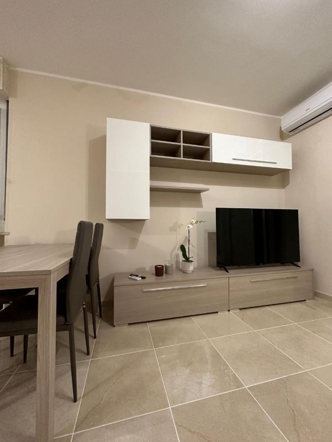 Desenzanino Apartment Twelve Дезенцано-дель-Гарда Экстерьер фото