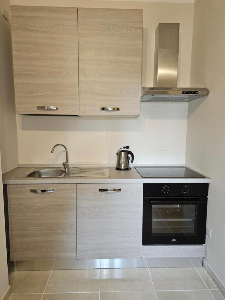 Desenzanino Apartment Twelve Дезенцано-дель-Гарда Экстерьер фото